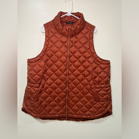 Athleta Whisper Featherless Quilted Women's Puffer Vest - Picture 2 of 5